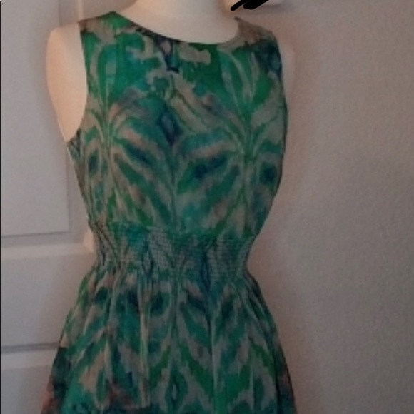 Lace dress - Picture 1 of 3